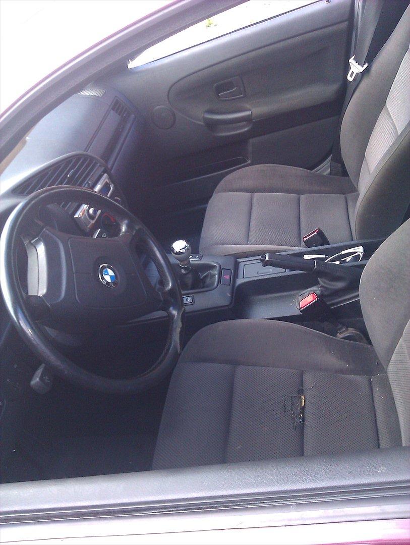 BMW E46 316i [Total skadet] billede 5