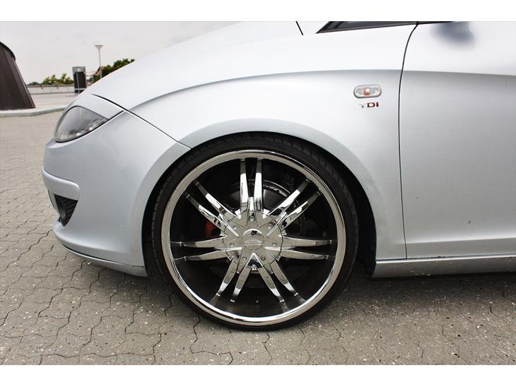 {{currentPhoto.altText}} billede {{currentPhoto.number}}