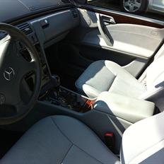 Mercedes Benz E320 Elegance