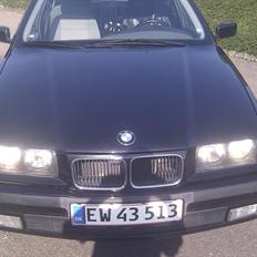 BMW 323I