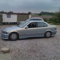 BMW e36 318i skadet :"(