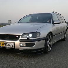 Opel omega van
