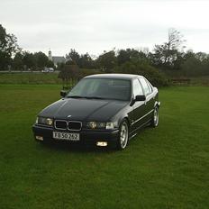 BMW e36 320i