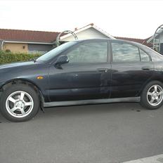 Mitsubishi carisma glx