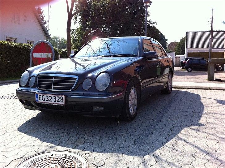 Mercedes Benz E320 Elegance - En dag ude og cruze... billede 4