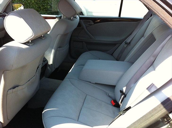 Mercedes Benz E320 Elegance - Bagsæde med armlæn billede 5