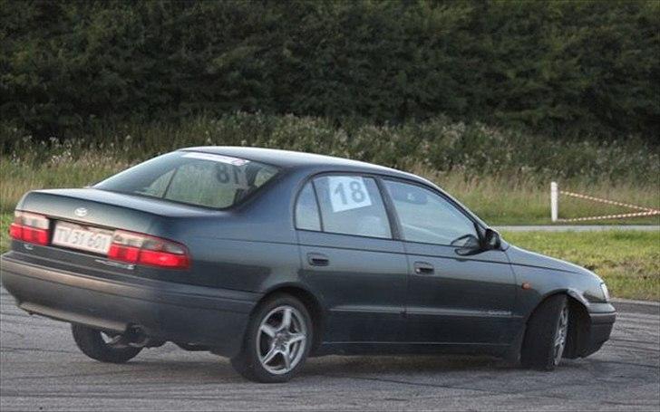 Toyota Carina E 1,6 RHB 2014 - Ja den kan godt, den gamle Carina :D Randers Hurtigste Bil 25.8.11 billede 14