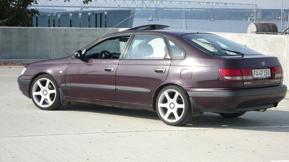 Toyota .-. Carina E GLI Solgt .-. billede 4