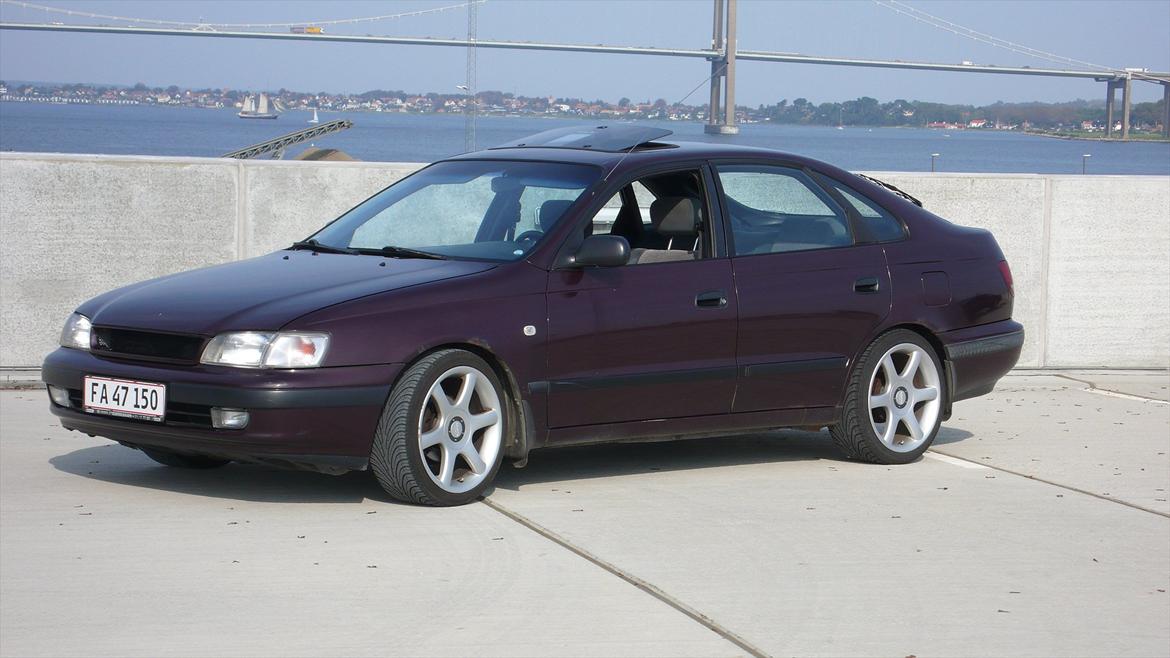 Toyota .-. Carina E GLI Solgt .-. billede 3