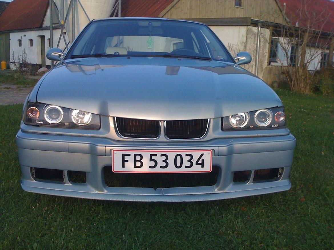 BMW e36 318i skadet :"( billede 1