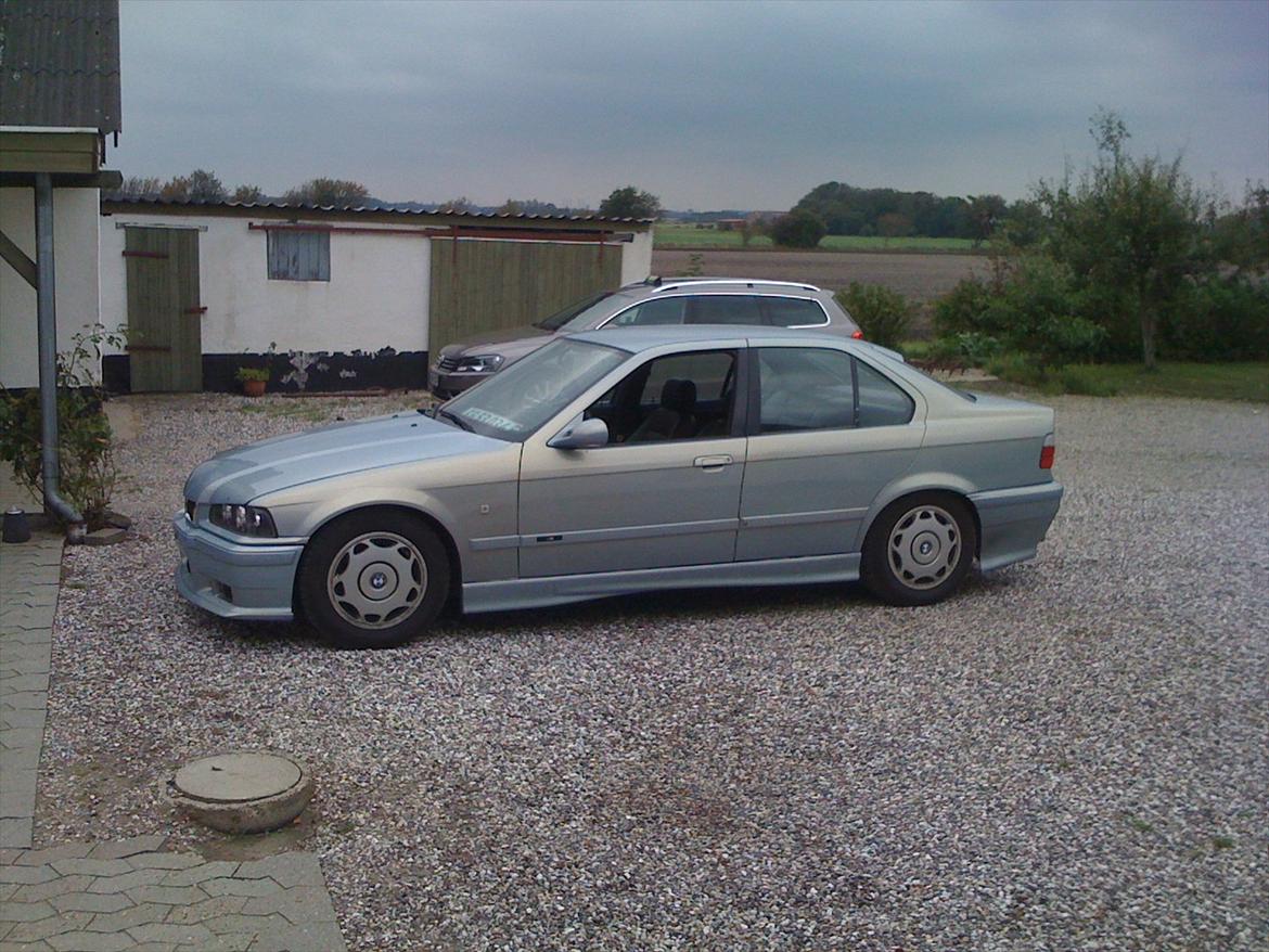 BMW e36 318i skadet :"( billede 2
