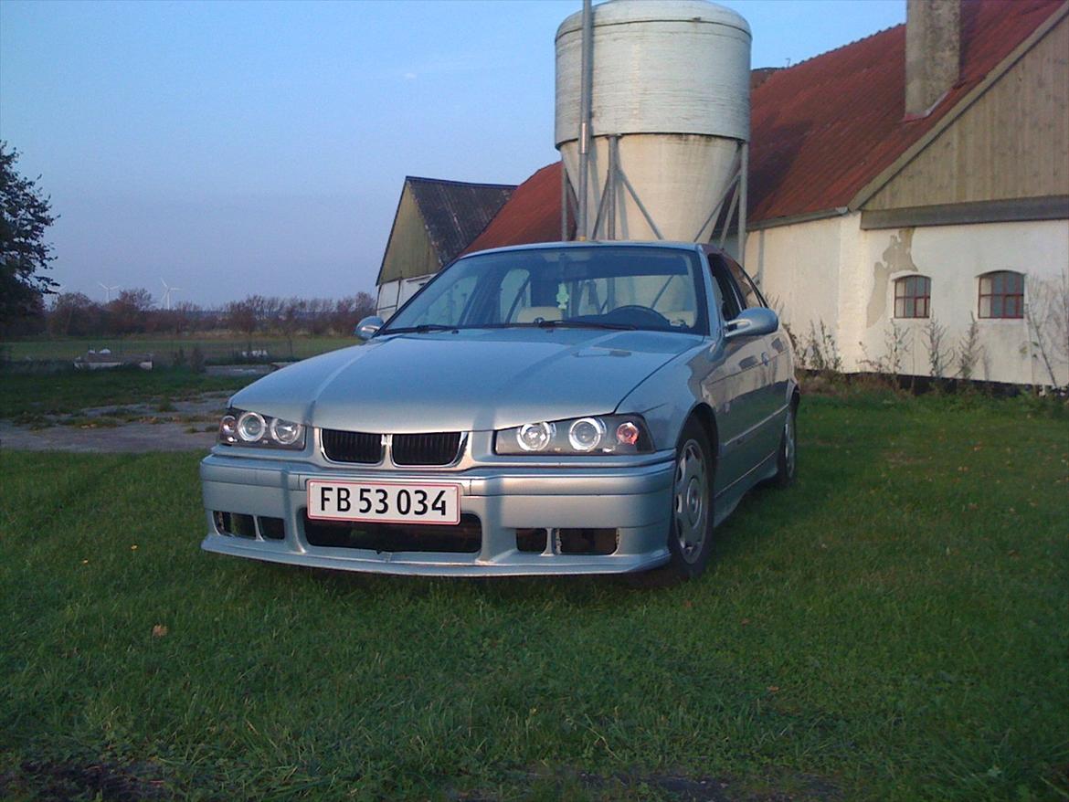 BMW e36 318i skadet :"( billede 3