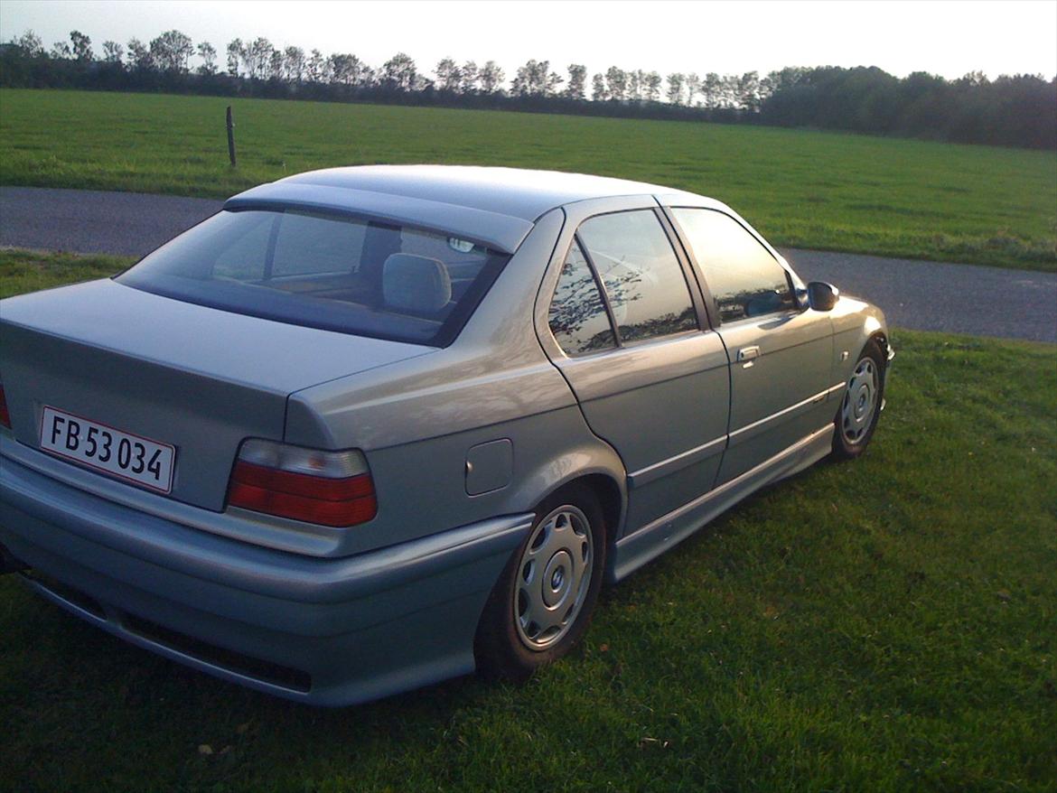 BMW e36 318i skadet :"( billede 8