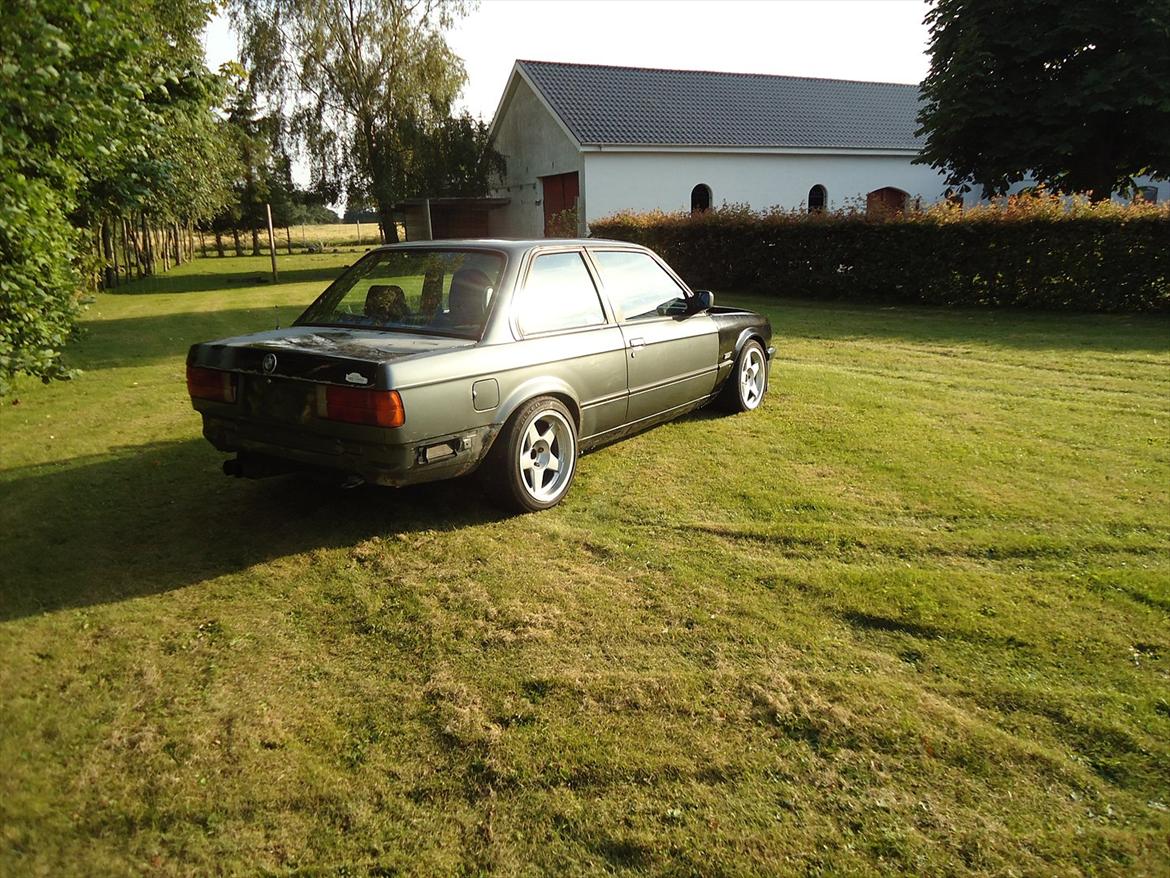 BMW e30 340i v8 billede 8