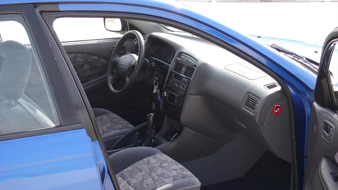 Toyota Avensis T22 billede 9