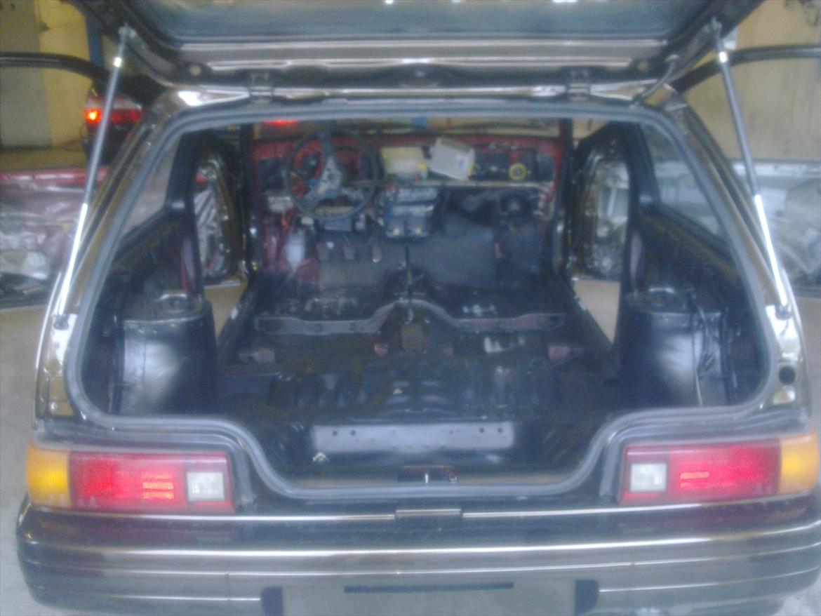 Daihatsu Charade.  Solgt  billede 12