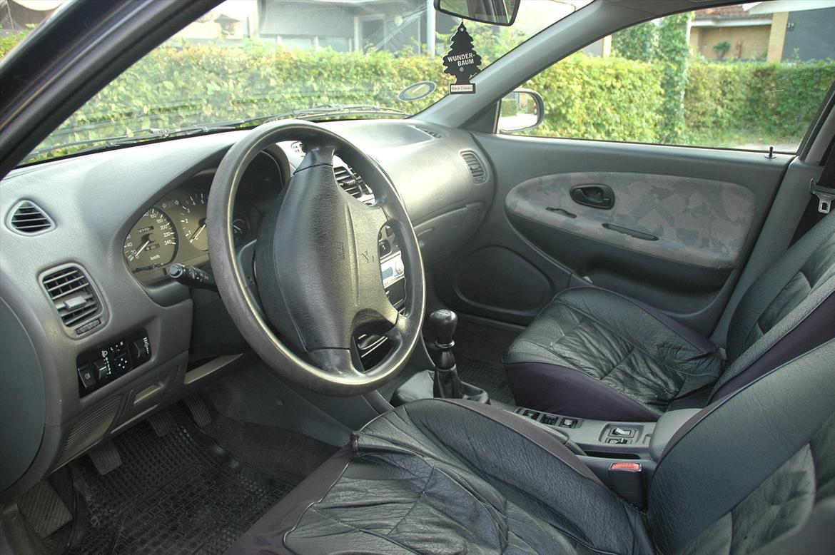 Mitsubishi carisma glx billede 4