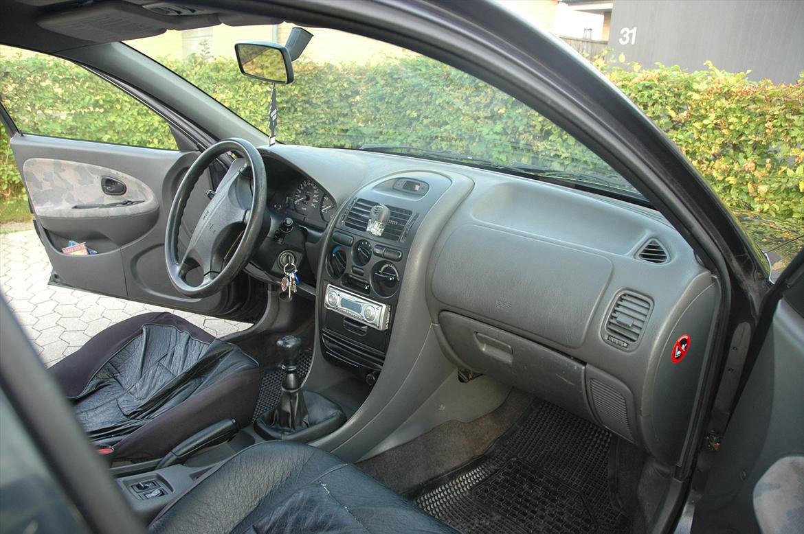 Mitsubishi carisma glx billede 5