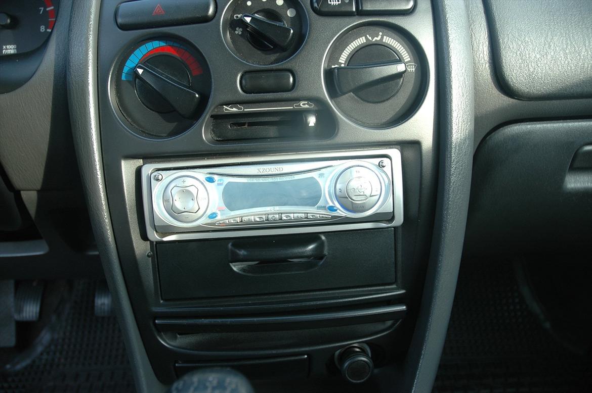 Mitsubishi carisma glx billede 9