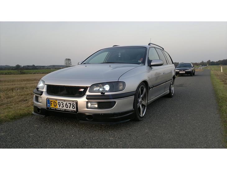 {{currentPhoto.altText}} billede {{currentPhoto.number}}