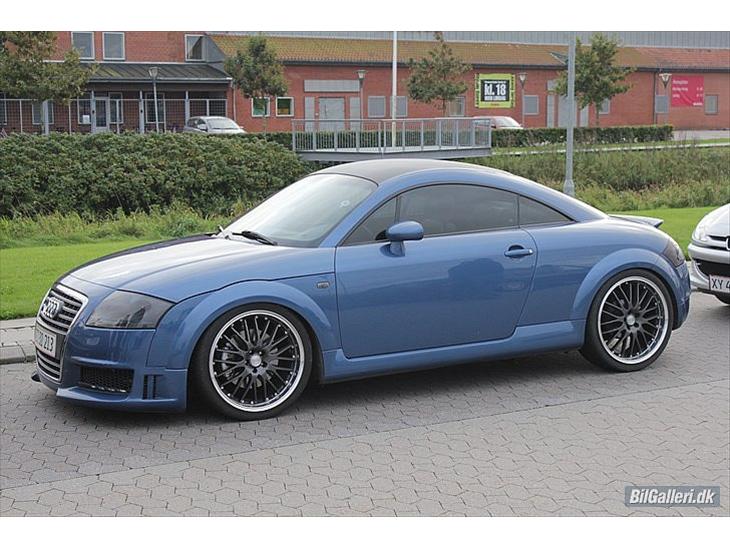 {{currentPhoto.altText}} billede {{currentPhoto.number}}