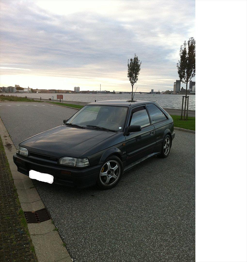 Mazda 323 Turbo( SOLGT!) billede 2