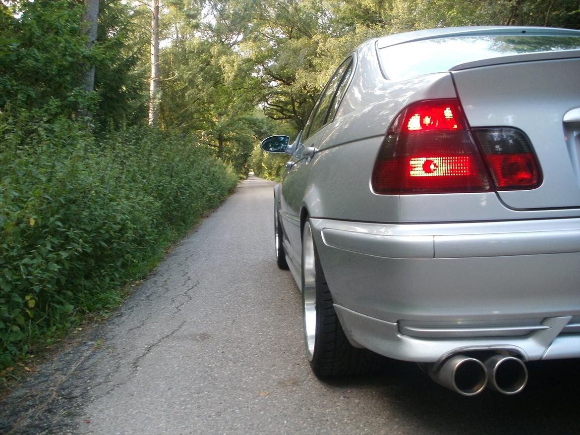 BMW 323i 2.5 billede 3