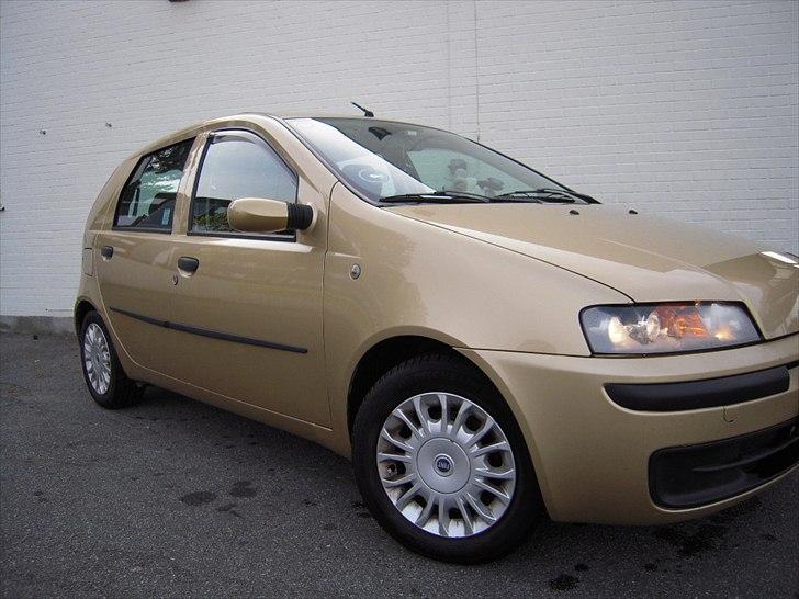 Fiat Punto Mk II 1,2 16V HLX - Stadig pæn bil med kun 140.000 km. på bagen. billede 2