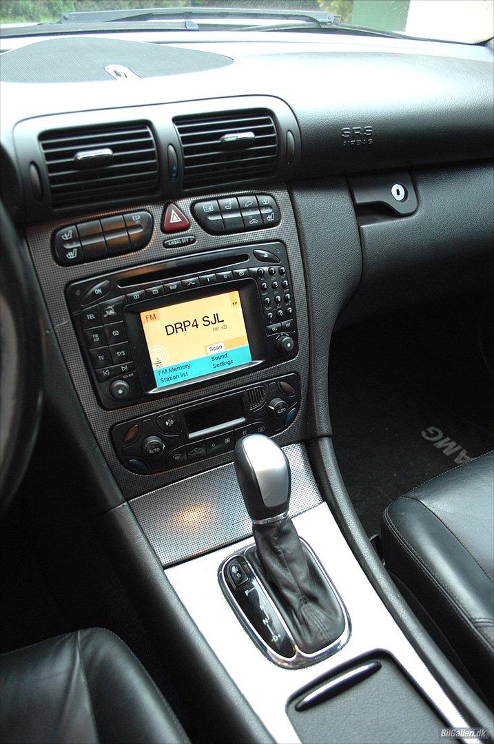 Mercedes Benz C32 AMG sedan 4d billede 3