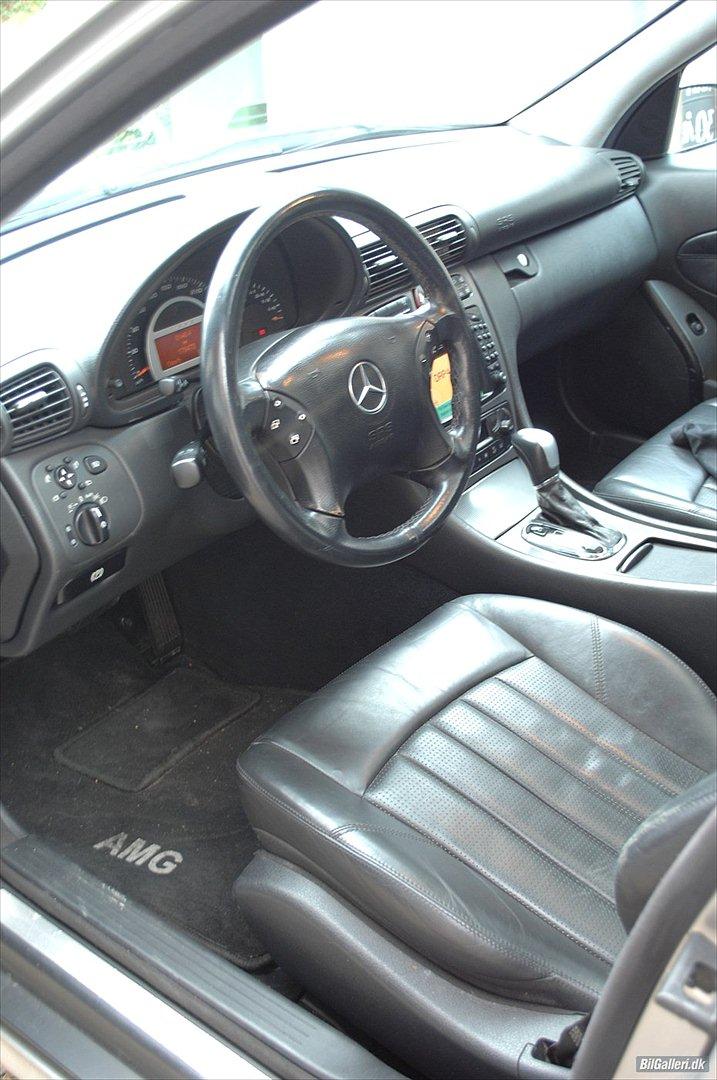 Mercedes Benz C32 AMG sedan 4d billede 5