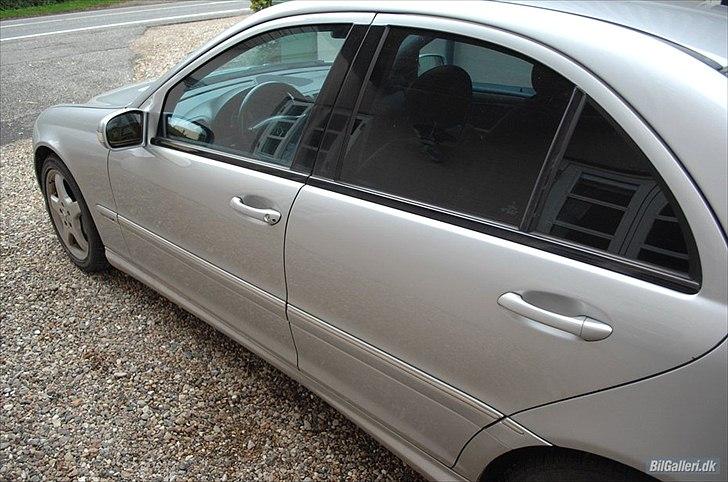 Mercedes Benz C32 AMG sedan 4d billede 7