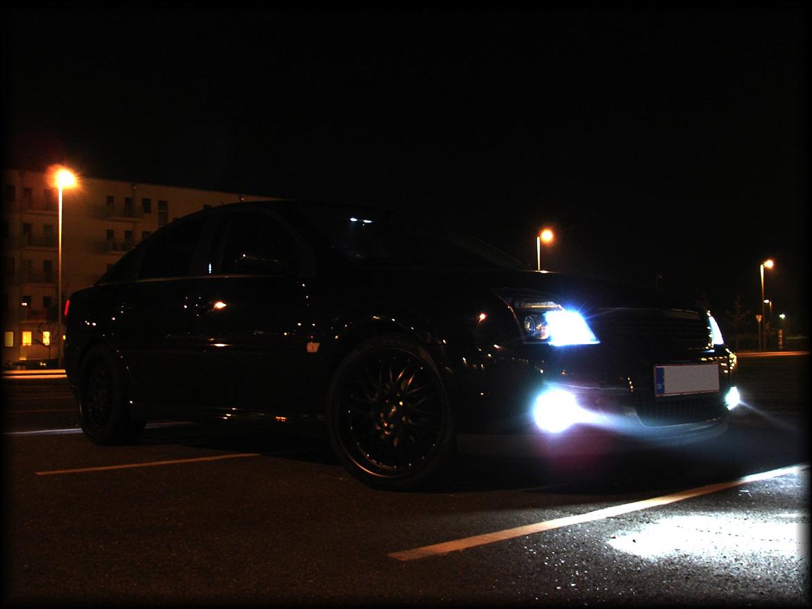 Opel Vectra C 2.2 DTi GTS - LED positionslys og xenon i tågelygter billede 14