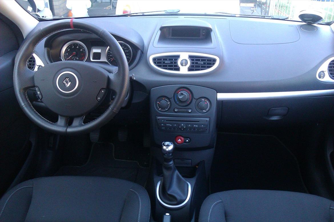 Renault Clio III 1,2 16V RS Look billede 4