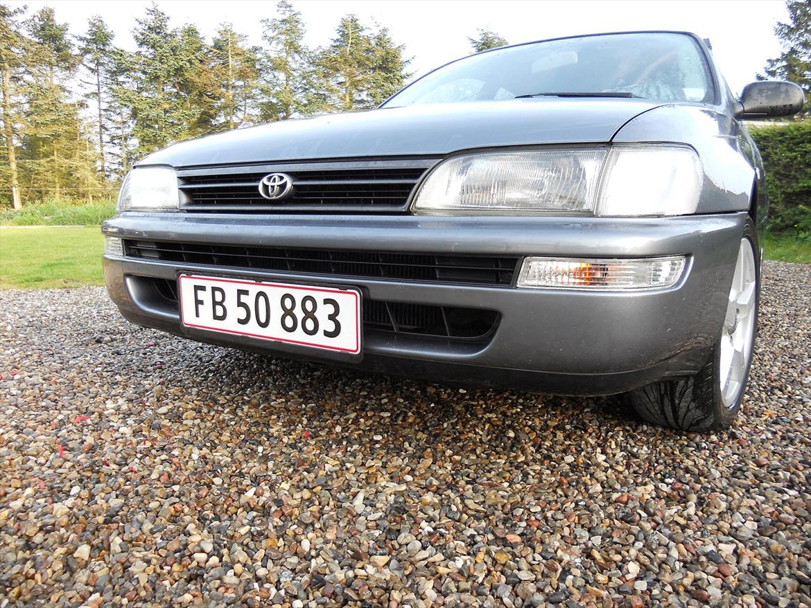 Toyota Corolla 1,3 XLI Sedan R.I.P billede 1