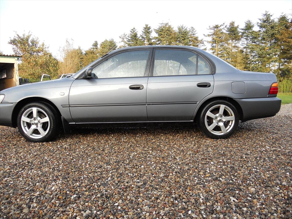 Toyota Corolla 1,3 XLI Sedan R.I.P billede 8