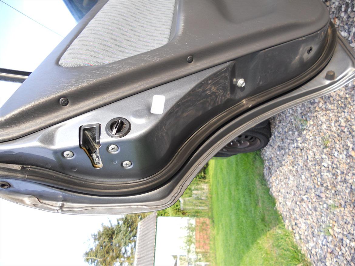 Toyota Corolla 1,3 XLI Sedan R.I.P billede 17