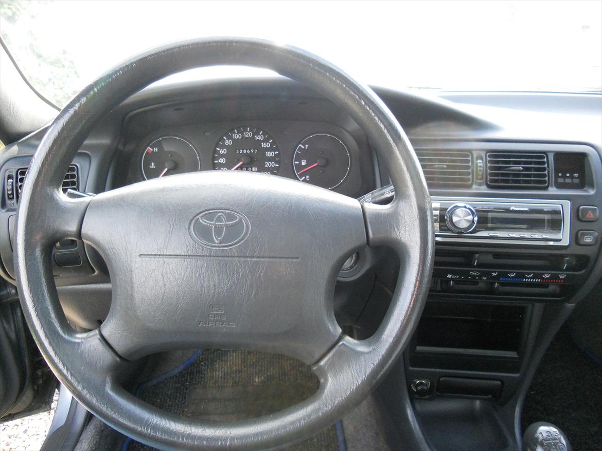 Toyota Corolla 1,3 XLI Sedan R.I.P billede 12