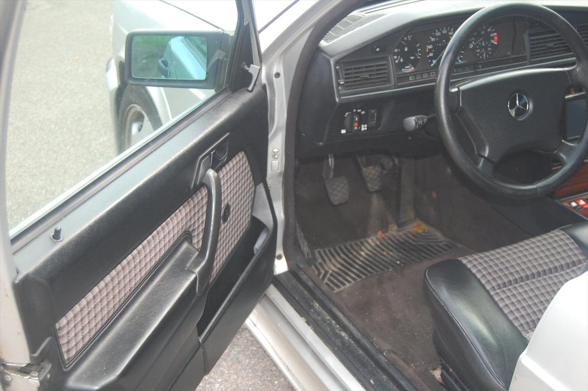 Mercedes Benz 2,0 190E 16v billede 3