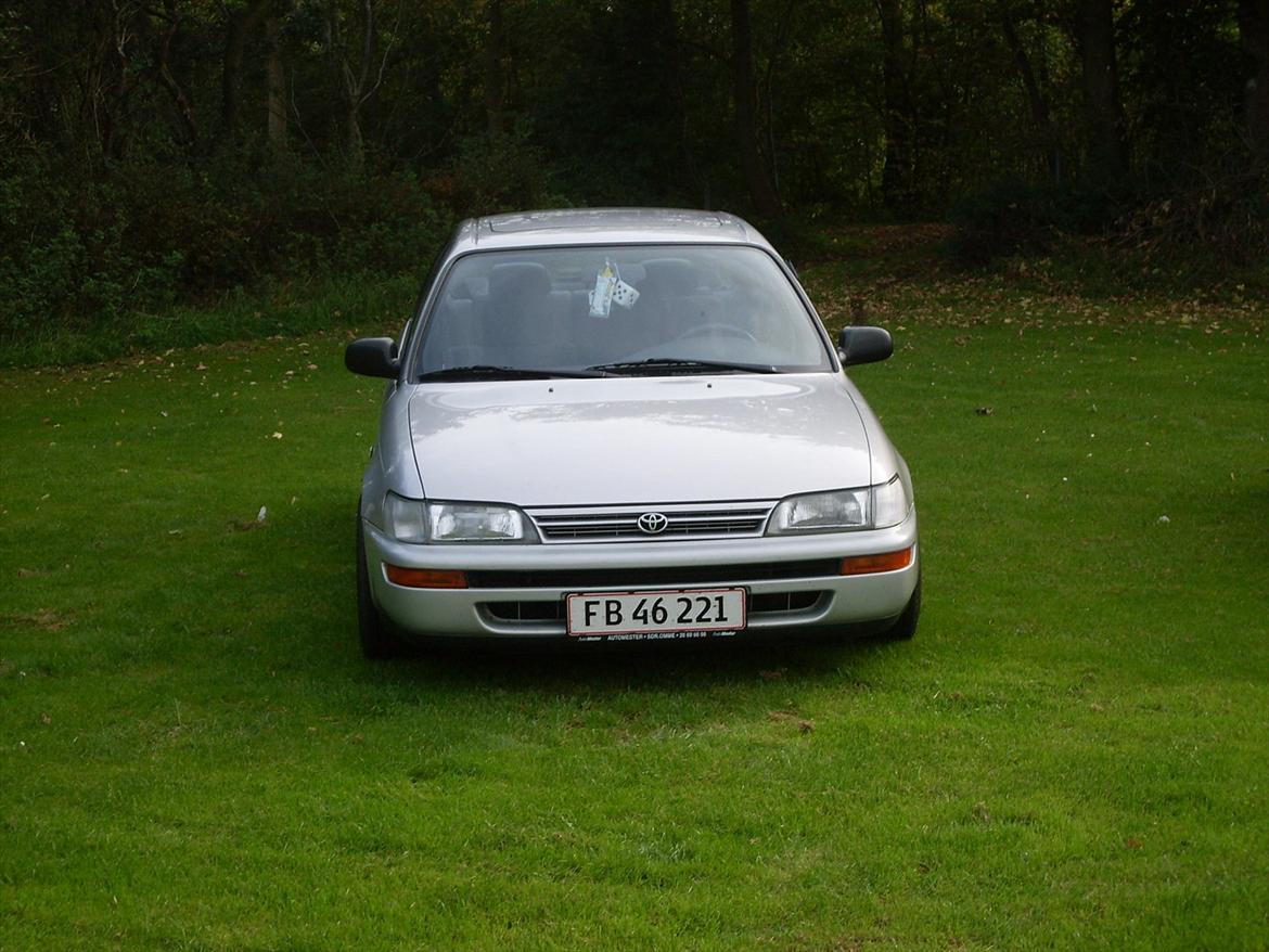 Toyota corolla 1,3 sedan beat billede 4