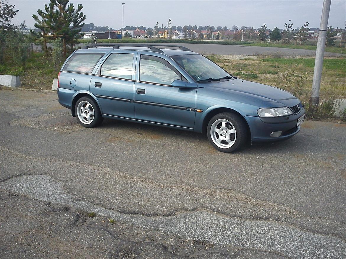 Opel vectra b 1,8 16v stationcar SOLGT - som bilen står nu billede 7