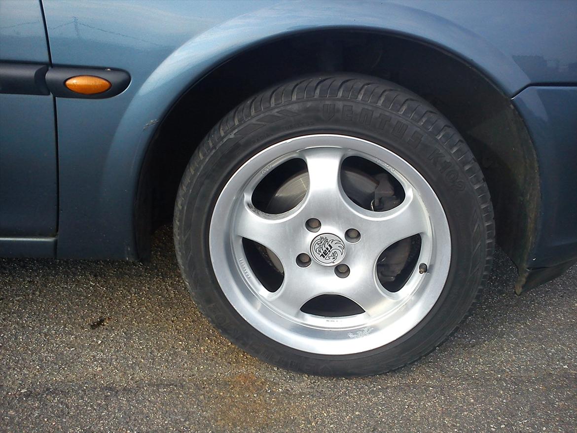 Opel vectra b 1,8 16v stationcar SOLGT - de ny fælge på bilen
 billede 8