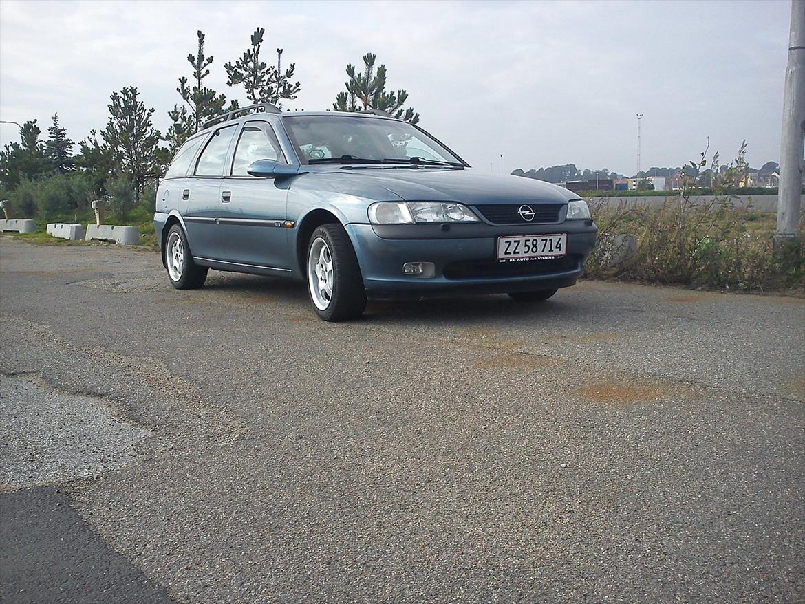 Opel vectra b 1,8 16v stationcar SOLGT billede 9