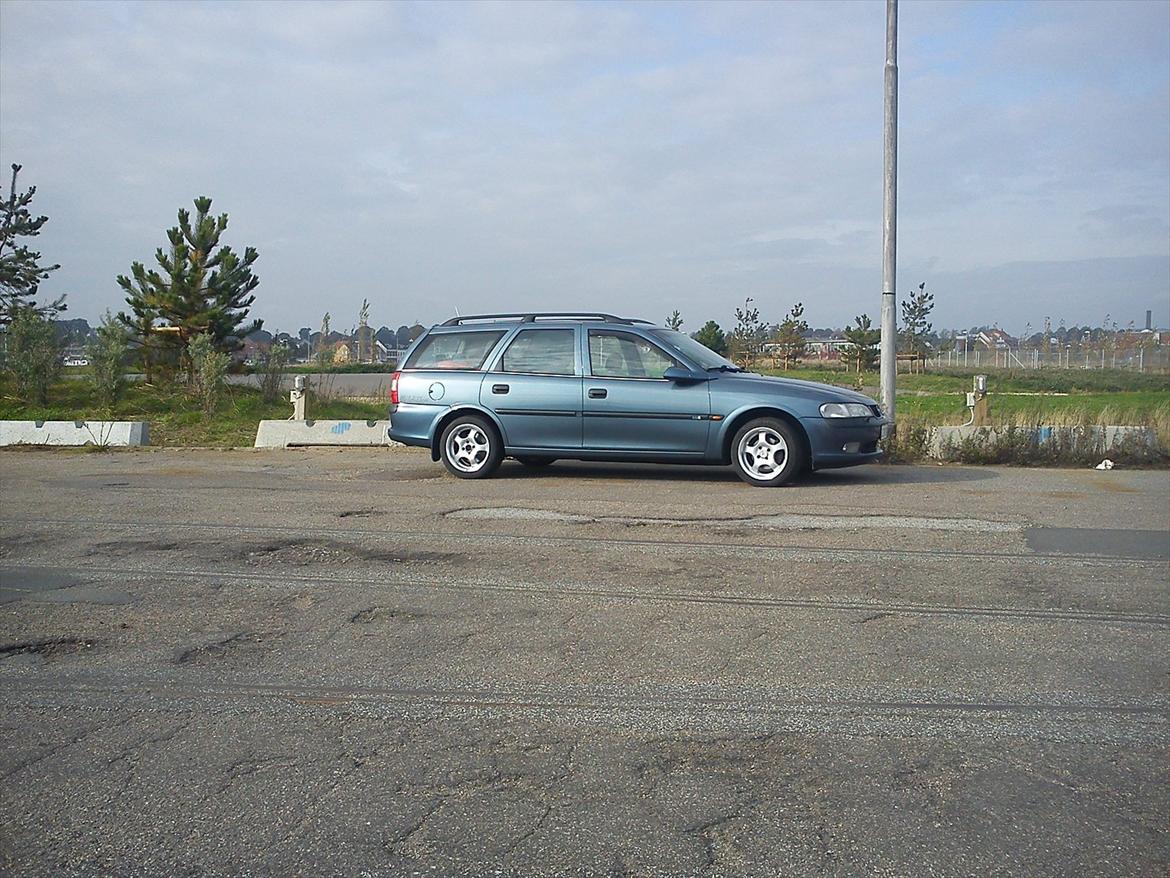 Opel vectra b 1,8 16v stationcar SOLGT billede 10