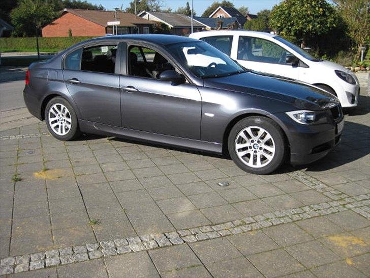 BMW 320d billede 1