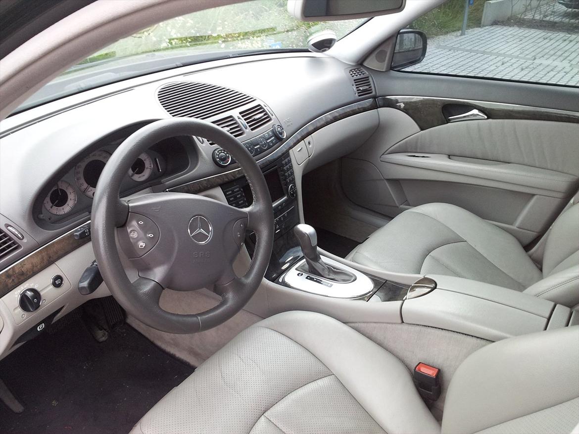Mercedes Benz E270 T CDI billede 4