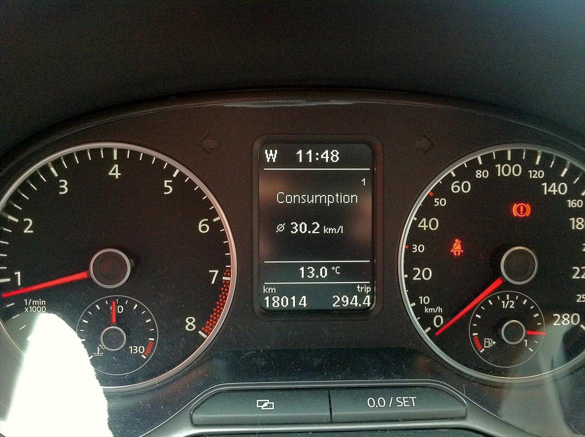 VW Polo 6R Bluemotion * Solgt - Man bliver glad for den "lille" motor når man sidder og kigger på dette billed. (Polo 6R GTI instrument) billede 10