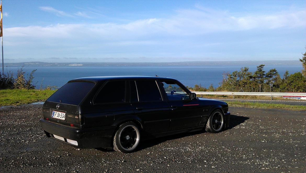 BMW Touring 324 Td billede 2