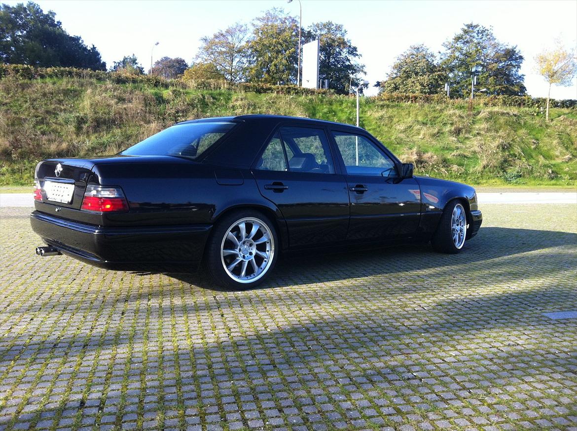 Mercedes Benz W124 300E-24 billede 4