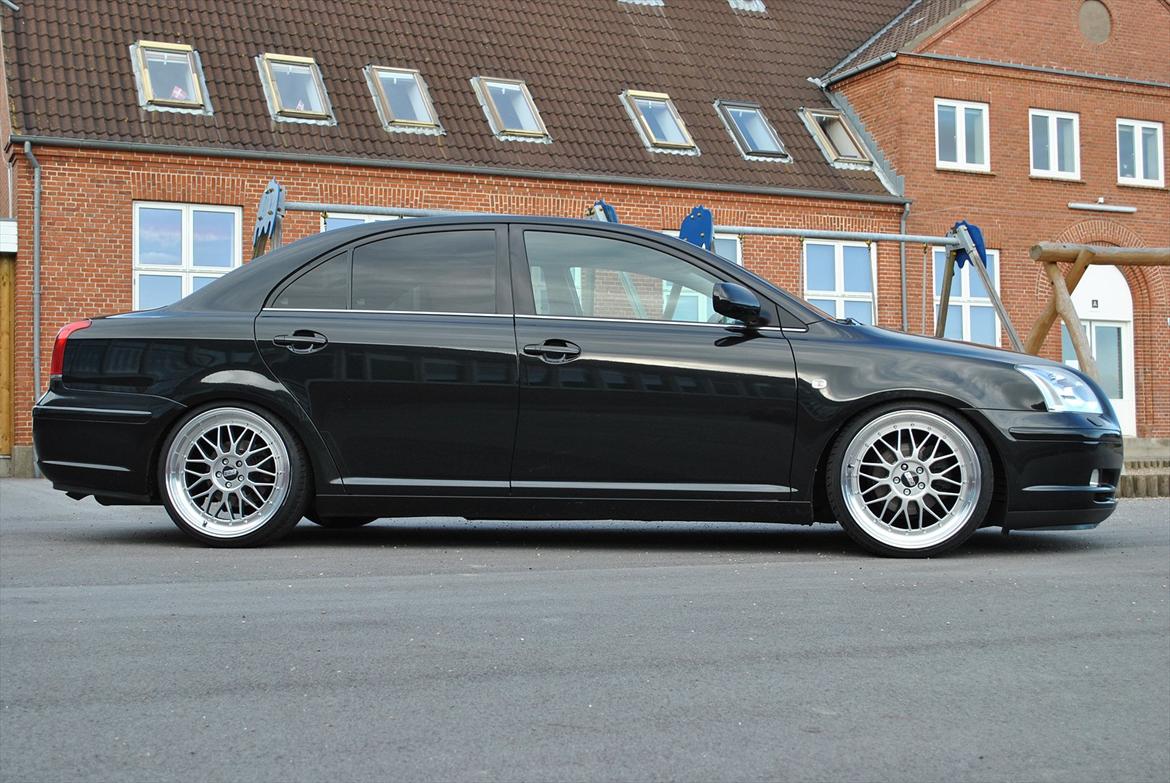 Toyota Avensis SOLGT billede 3