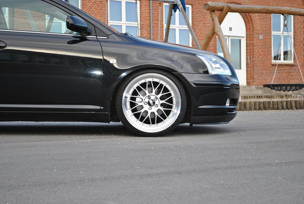 Toyota Avensis SOLGT billede 4